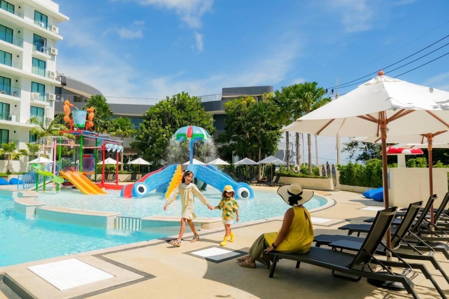 Wyndham La Vita Rawai Phuket Exteriör bild