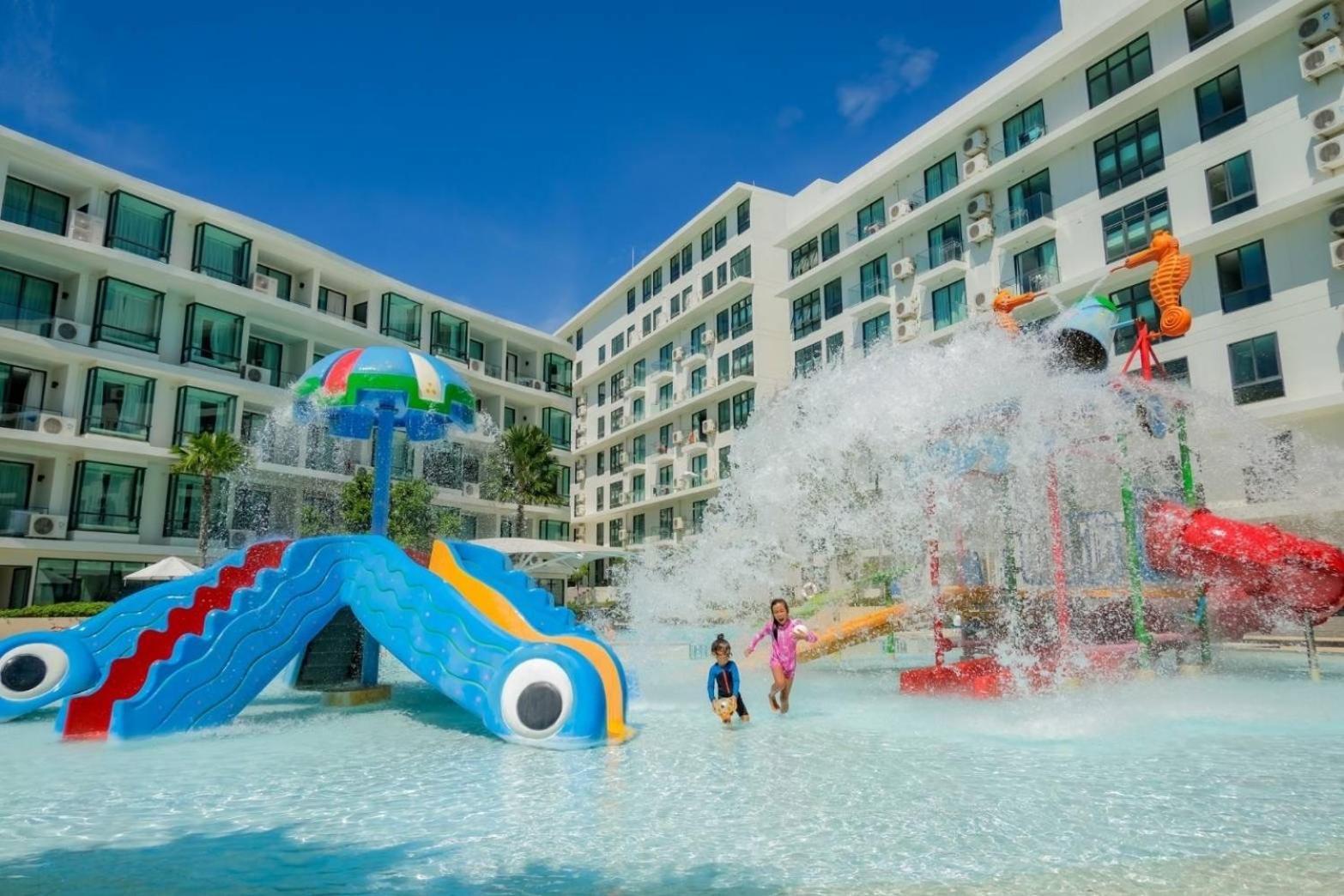 Wyndham La Vita Rawai Phuket Exteriör bild