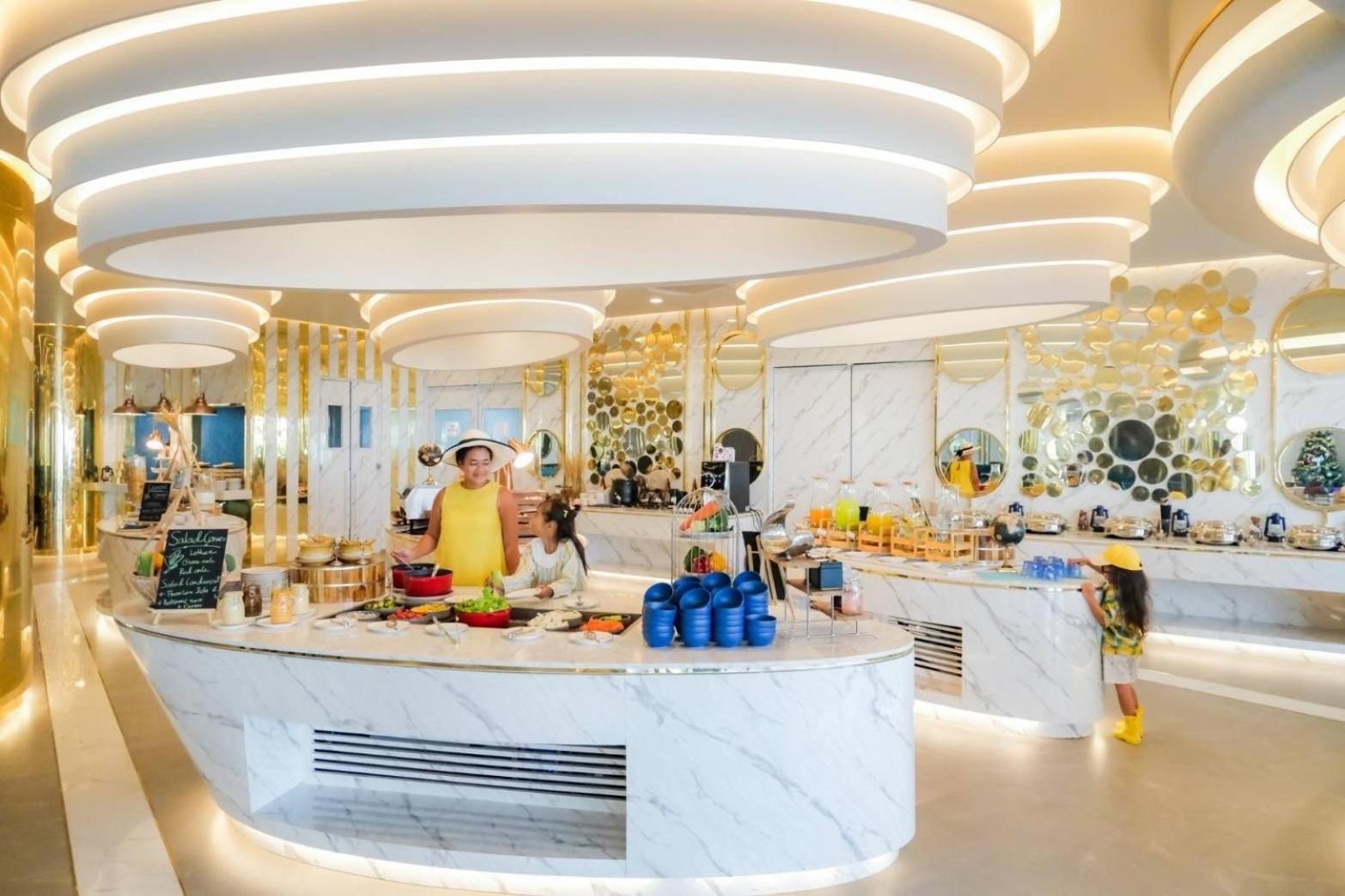 Wyndham La Vita Rawai Phuket Exteriör bild