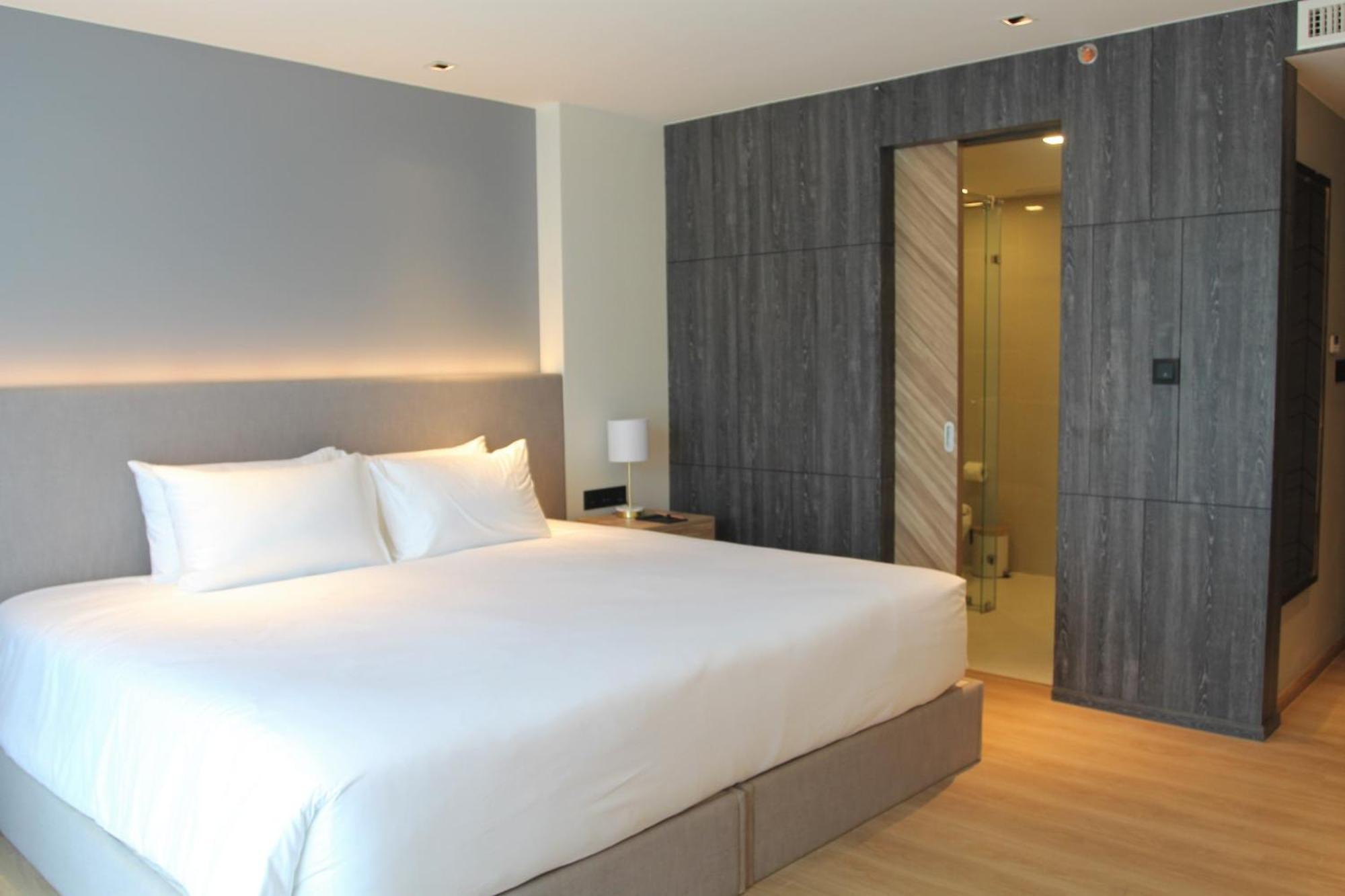 Wyndham La Vita Rawai Phuket Exteriör bild