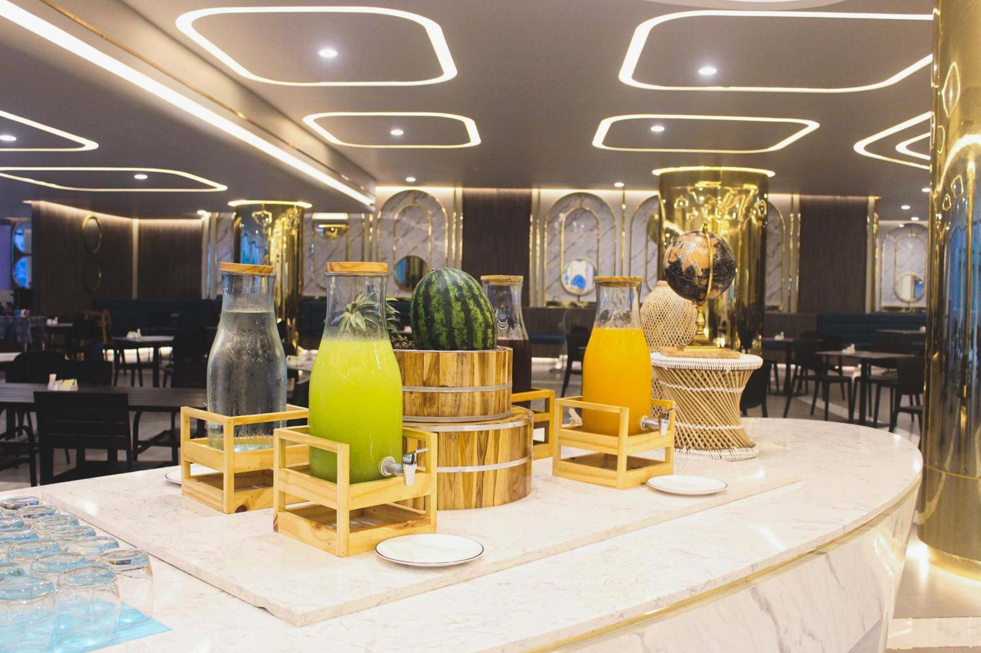 Wyndham La Vita Rawai Phuket Exteriör bild